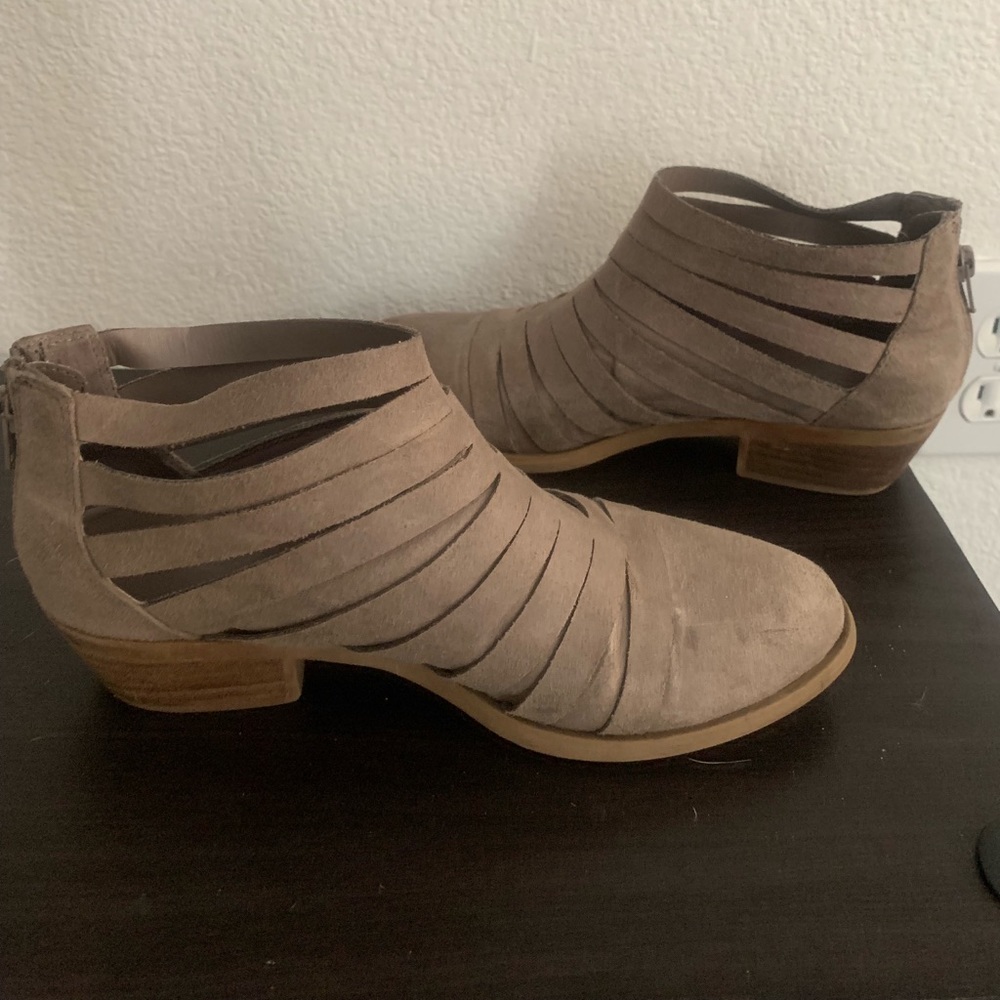casual every day wear taupe boots